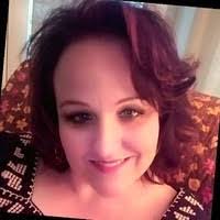 Elizabeth Mealey's Instagram, Twitter & Facebook