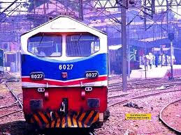 An Old Picture Of A Blue Tiger Age 30 6027 Locomotive With A Train Leaving Lahore Railway Station Blue Tigers Old Pictures Railway Station
