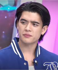 Dia sadar dia cakep gak sih? 🫠 #josswayar #jossgawin #mygoldenblood #bl  #thaibl #boyslove #fujo #fujoshi #bxb #bxbshipper #fyp #fypシ゚  #fypviraltiktok🖤シ゚☆♡ #xybca #xyzabc #xyzbcafypシ #fypツ ...