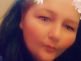 Carissa Slater's Instagram, Twitter & Facebook