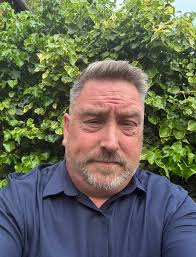 I had Three older Sisters in the 70's. Not much money, so my parents took  “hand me downs” seriously. 😂 Topsy Turvy fancy dress Party.