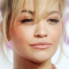 Rita Ora's Makeup Photos & Products