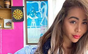 Yina calderón volvió con 'el negro'. Yina Calderon Baila Sobre Billetes Y Le Dicen Que No Era Necesario Vibra