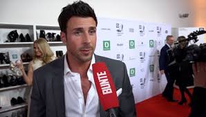 Bislang galt es als gut gehütetes geheimnis, was der bachelor an seiner rosenvergabe verdient. Der Bachelor 2018 Das Sagen Die Ex Bachelors Uber Daniel Bunte De
