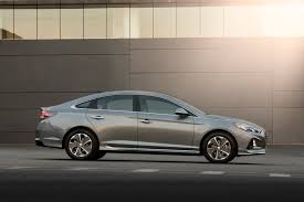 25 city / 35 hwy. 2018 Hyundai Sonata Review Ratings Specs Prices And Photos The Car Connection