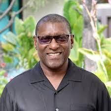 Albert Algaze's Instagram, Twitter & Facebook