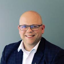 Brenna Samander's Instagram, Twitter & Facebook