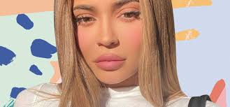 Sitting front row at the vera wang show during kylie celebrated her 21st birthday in style, and debuted her first major hair change in months. Golden Brunette Is The Hair Colour We All Want Thanks To Kylie Jenner Glamour Uk