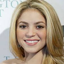 Gorgeous eyes pretty eyes cool eyes amazing eyes shakira people with blue eyes blue eyes guys men with blue eyes male eyes. Shakira Eyes Pattinson Duet Daily Star