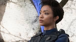 The original series and follows the crew of the uss discovery. Verstorbener Star Trek Star Wird In Discovery Mit Ruhrender Geste Geehrt Kino De