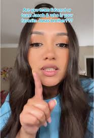 Team Edward vs. Jacob: Favorite Jonas Brother Debate