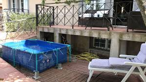 Forrar Una Piscina De Plastico Pequena De Madera En 2020 Piscinas Plasticas Piscinas Madera Piscina Bricolaje