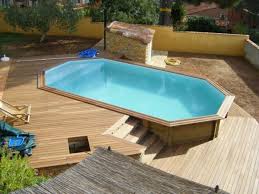 votre piscine semi enterree 30 idees creatives piscine en bois dans votre cour the post votre piscine semi enterree 30 idees gartenpools pool pool terrasse