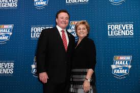 This is the first year that there will be just three inductees instead of five in years class of 2021: 2017 Nascar Hall Of Fame Induction