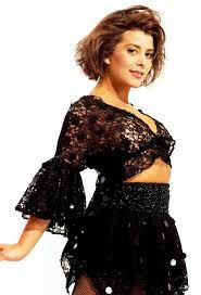 23 to discuss economic development with andreanecia morris alejandra guzman becomes the first hispanic woman to win the international economic development council´s young economic development. Alejandra Guzman 90s Moda Famosos Cantantes