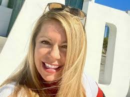 Alan Meda's Instagram, Twitter & Facebook