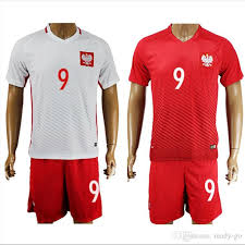 Po raz pierwszy w historii meczów o tytuł mistrza europy w regulaminowym czasie reprezentacja polski na ćwierćfinale zakończyła swój udział w euro 2016. Grosshandel Polen Fussball Jerseys Euro 2016 Polska Hemden Sets Lewandowski Glik Milik 16 17 Heimspiel Fussball Kits Fussball Uniformen Europa Cup Trikot Von Ready Go 9 86 Auf De Dhgate Com Dhgate