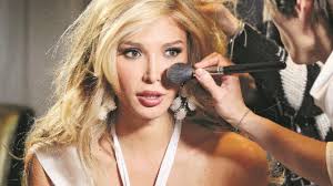 세계에서 가장 아름다운 성전환 여성 10명