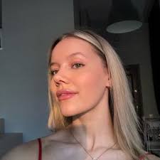 Sabina Cosma's Instagram, Twitter & Facebook