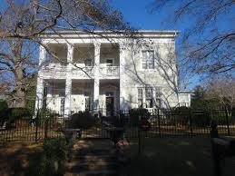 The Funeral Home That Beth Daryl Went To Beth Disappeared From At Gainsville Ga Senoia Funeral Home Locations