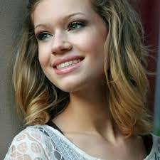 Samantha Stanfill's Instagram, Twitter & Facebook