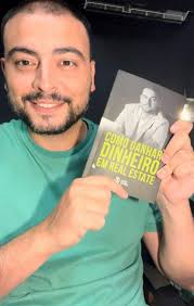 João Souza surge na web com seu primeiro livro impresso e comemora  conquista com seus seguidores nas redes sociais
