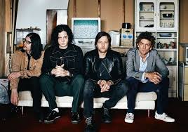 Jack White E O The Raconteurs Estao De Volta Com Help Us Stranger Seu Novo Disco