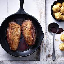 Des cas qui ne sont pas rares en france. Magrets De Canard Et Sauce Au Vin Chaud Volaille Coop Ch