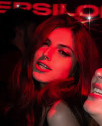 Alexandra Farris's Instagram, Twitter & Facebook