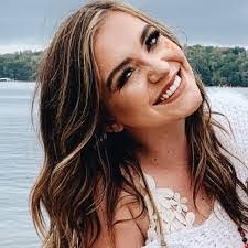 Audra Carr's Instagram, Twitter & Facebook