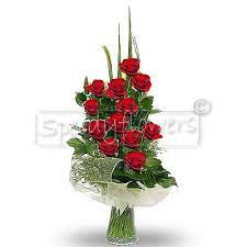Devi regalare rose per un compleanno e vuoi una ampia scelta. Regalare Mazzo Dodici Rose Rosse Compleanno Spedire