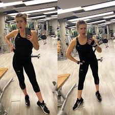 Svitolina and monfils broke up because they wanted to focus more on their respective tennis careers (lol) and they got back together almost immediately and they've been performing consistently worse since. Elina Svitolina On Twitter There Are 2 Moods When You Look At Yourself In The Mirror In The Gym Itsokaynottobeperfect