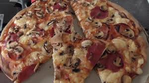 Ruck Zuck Pizza Ohne Gehzeit Thermomix Tm5 Youtube Pizza Thermomix Essen Rezepte