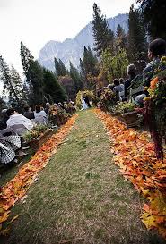 3 Rustic Autumn Wedding Ideas For The Budget Minded Bride Weddingsideasfall Outdoor Fall Wedding Rustic Fall Wedding Destination Wedding Venues