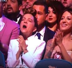 El reggaetonero colombiano se llevó el primer grammy de su carrera y, gesto captado por las cámaras de tv, muestra el poco entusiasmo de su colega mexicana. Grammy Latino Se Viraliza Gesto De Natalia Lafourcade Por Triunfo De Maluma