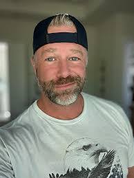 Karen Claypool's Instagram, Twitter & Facebook