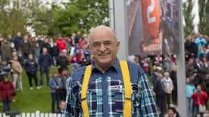 Ich wollte mich auf diesen weg nochmal bei allen herzlich bedanken, die unserem händler könig luky in der schweren zeit nach. Bares Fur Rares Luckis Camper Fallt Feuerdrama Zum Opfer Promiflash De