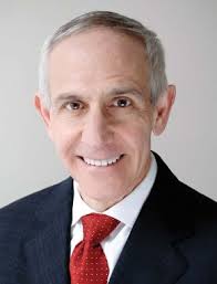 Small AAA: To treat or not to treat