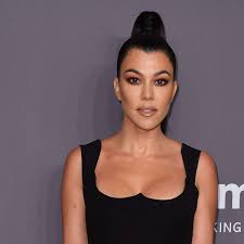 Read more kardashians slapped with lawsuit, 'bachelor. Kourtney Kardashian Wirbt Nur Im Hoschen Fur Ihr Neues Lifestyleportal Stars