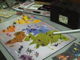 Juego de estrategia tipo risk en el que tendrás que invadir los paises enemigos y a la vez defender tus territorios hasta excelente juego de estrategia para 4 jugadores muy parecido al clásico risk. Los Mejores Juegos De Mesa Risk Comparativa Junio 2021