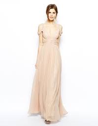 The 90 S Are Back And Better Than Ever Effortless And Ultra Feminine The Off T Floor Length Chiffon Bridesmaid Dresses Bridesmaid Dress Colors Ball Dresses
