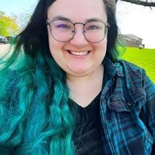 Lisa Kovach's Instagram, Twitter & Facebook