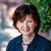 Elizabeth Tarr's Instagram, Twitter & Facebook