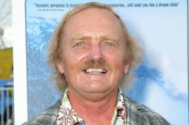 Surfer Who Rode Waves for 14,642 Consecutive Days Dies