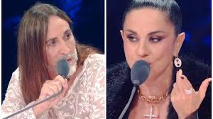 Manuel Agnelli contro Paola Iezzi a X Factor: "Parlare male delle donne non  è una figata"