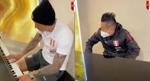 Lapadula, además, no le corre al reto de jugar de titular ante ecuador. Peru Vs Ecuador So Feierten Gianluca Lapadula Und Christian Cueva Nach Dem Triumph In Quito Nczd Fussball Peruanisch Nach Welt
