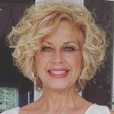 45 Short Curly Hairstyles For Women Over 50 Short Curly Hairstyles For Women Short Wavy Hair Short Curly Hair