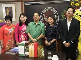 Bà nguyễn phương hằng bị doanh (techz.vn) thông tin bà chủ đại nam nguyễn phương hằng bị nữ doanh nhân lê thị giàu khởi kiện. Doanh Nhan Le Thá»‹ Giau Cung Há»™i Há»¯u Nghá»‹ Viá»‡t Nam Campuchia Tp Hcm Trao Táº·ng 10 000 Kháº©u Trang Giup Nhan Dan Campuchia Phong Chá»'ng Dá»‹ch Covid 19 Cáº­p Nháº­t Thong