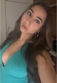 Melissa Curbelo's Instagram, Twitter & Facebook