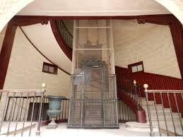 Idée déco cage escalier ouverte et intérieur moderne. Comment Faire Amenager Votre Cage D Escalier Et Optimiser Cet Espacer